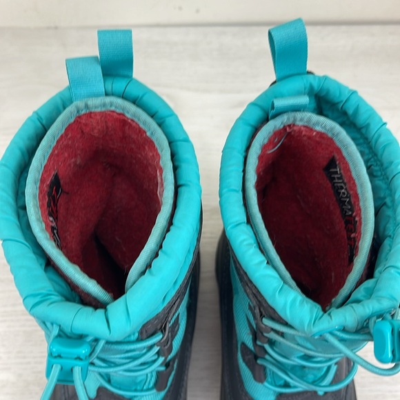 Kid’s The North Face Weatherproof Winter Boots - Picture 11 of 11